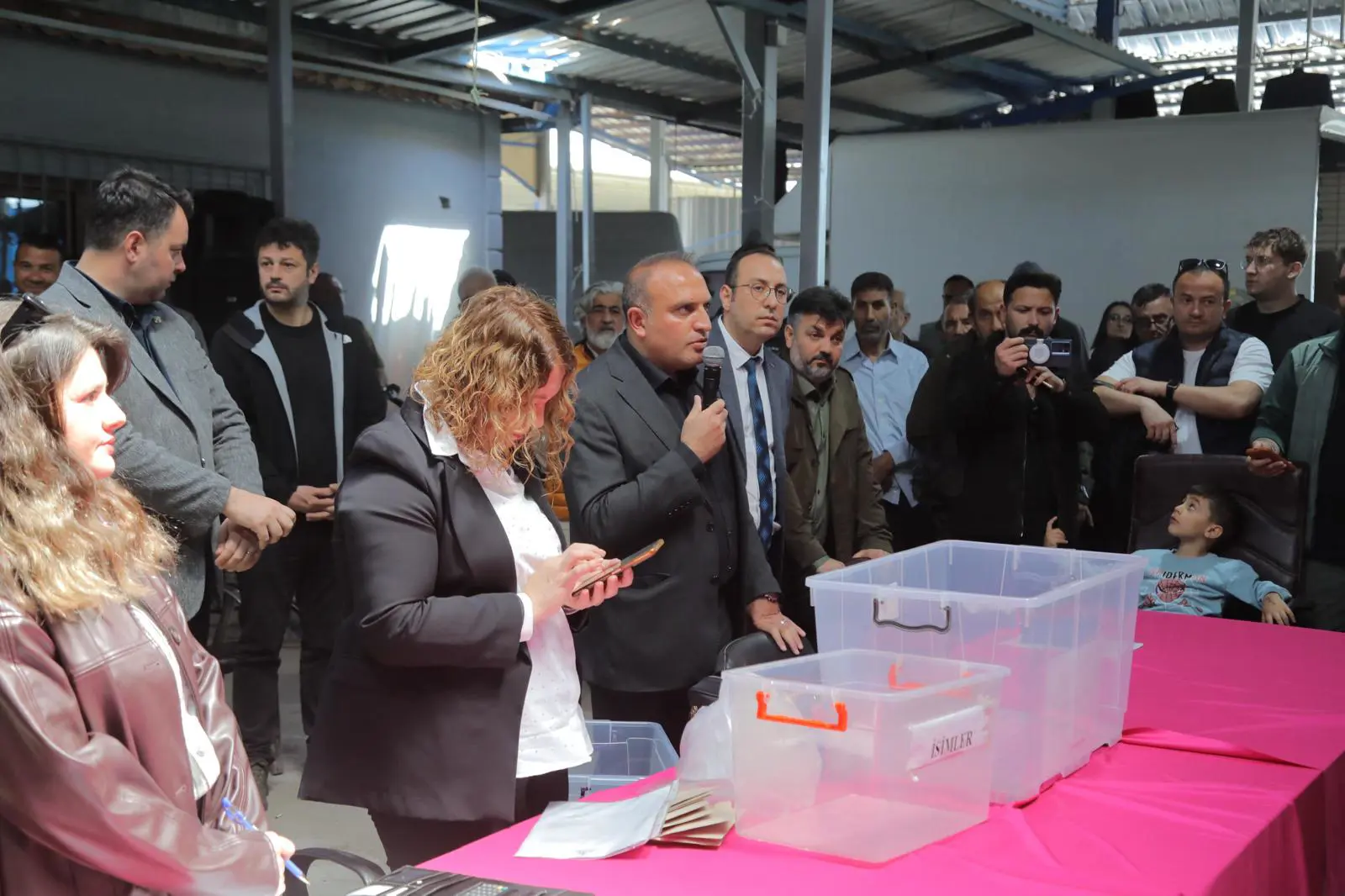 EDİRNELİ ESNAF İÇİN BALKAN PAZARI KURA SÜRECİ TAMAMLANDI galeri görseli